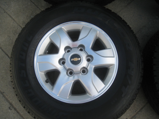 ขายล้อแม็ก Chevrolet 16"x6.5" et33 6รู139 + ยางปี 1112  สนใจติดต่อ เล็กคลองสามครับ (081-3747940)