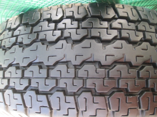 ขายล้อแม็ก Chevrolet 16"x6.5" et33 6รู139 + ยางปี 1112  สนใจติดต่อ เล็กคลองสามครับ (081-3747940)