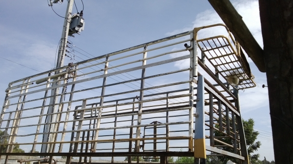 ขายด่วนๆคอก6ล้อ ยาว4.5เมตร ใช้เหล็กแป็บน้ำทำไม่มีสนิม พร้อมเหล็กฉาก ใส่ISUZU NPR