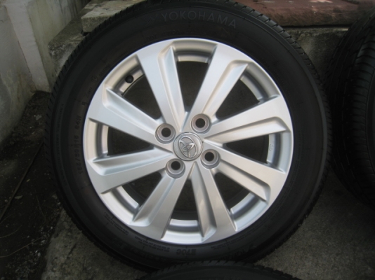 ขายล้อแม็ก Toyota vios ป้ายแดง 15"x5.5" et45 4รู100 + ยาง ปี 1413  สนใจติดต่อ เล็กคลองสาม (081-3747940)