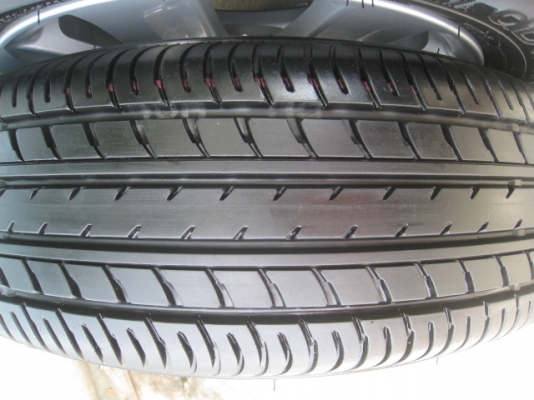 ขายล้อแม็ก Toyota vios ป้ายแดง 15"x5.5" et45 4รู100 + ยาง ปี 1413  สนใจติดต่อ เล็กคลองสาม (081-3747940)