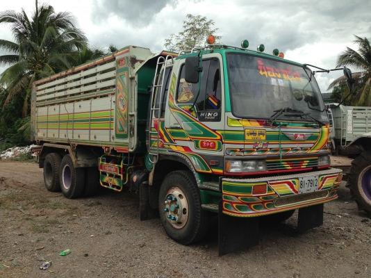 ขาย  3  m ทุกอย่างยกเว้นคัทซี,เสื้อสูบเป็น 227