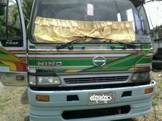 HINO FM 2K 260 HP K13D ปี 42 รถพ่วงแม่+ลูก กระบะดั๊มพ์มิเนียมคอกเกษตรสวยทั้งแม่ทั้งลูก ลูก 2 เพลาดั๊มพ์ความยาว 6.50 เมตรพร้อมบรรทุกพร้อมใช้งานได้เลย เครื่องแน่นแรงดี ภายในเก๋งสีสันบางเดิมๆคอนโซลภายในสวยครบ แอร์เย็น พ.เพาเวอร์ ก.ไฟฟ้า ระบบเบรคทริ๊ปฟี้ครบคร