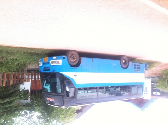 รถบัสชั้นครึ่ง