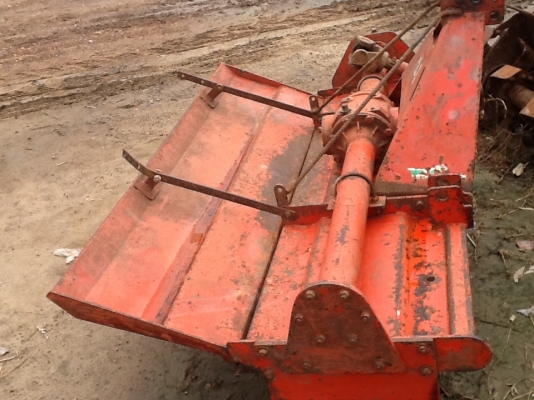 โรตารี่ 1.40 เมตรพร้อมยอยปั่น สภาพเดิมๆใบตามรูปครับ ใช้งานได้ปรกติครับ