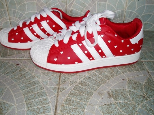 ขายรองเท้าadidasเบอร์7.5ของใหม่นะครับ