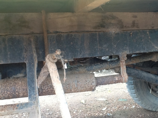 ขายอีแต๋น สภาพเดิมๆ คัสซีหน้า 4 มีเกียร์กลาง เพลาท้ายคาบ้อนกระทะหนีบ