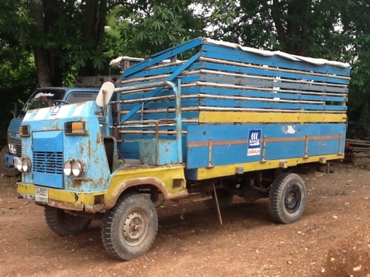 ขายอีแต๋น สภาพเดิมๆ คัสซีหน้า 4 มีเกียร์กลาง เพลาท้ายคาบ้อนกระทะหนีบ