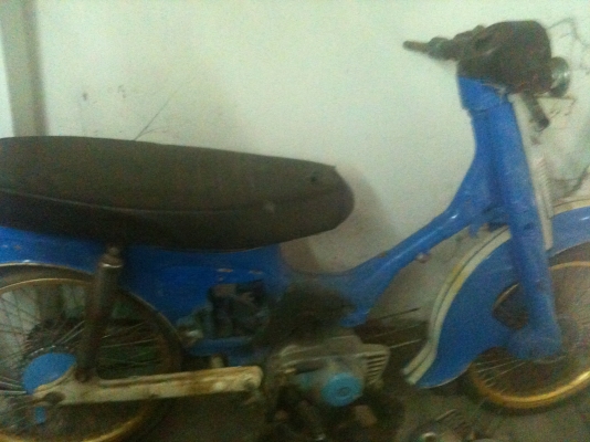 ปรับลดราคาเหมารวม 5,000 บาท เครื่องมอเตอร์ไซค์ฮอนด้า 700 บาท มี 4 ตัว มอเตอร์ไซค์เก่า 3,500 บาท ปรับลดราคาเหมารวม 5,000 บาท เครื่องมอเตอร์ไซค์ฮอนด้า 700 บาท มี 4 ตัว มอเตอร์ไซค์เก่า 3,500 บาท