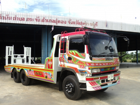 ขายรถบรรทุกอีซูซุ 10 ล้อ (ล้อใหญ่) บรรทุกรถเกี่ยวข้าว ( คันที่ 2 ) ขายรถบรรทุกอีซูซุ 10 ล้อ (ล้อใหญ่) บรรทุกรถเกี่ยวข้าว ( คันที่ 2 )