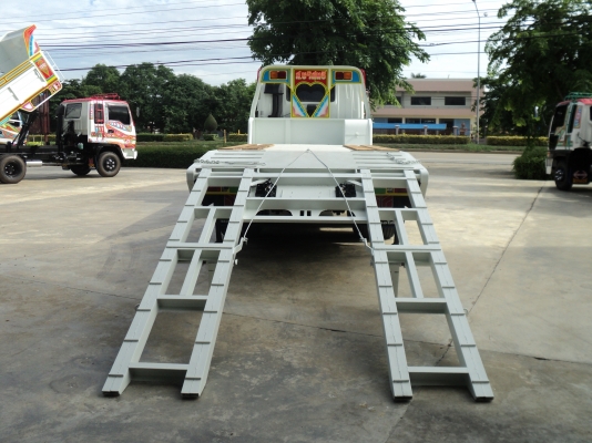 ขายรถบรรทุกอีซูซุ 10 ล้อ (ล้อใหญ่) บรรทุกรถเกี่ยวข้าว ( คันที่ 2 ) ขายรถบรรทุกอีซูซุ 10 ล้อ (ล้อใหญ่) บรรทุกรถเกี่ยวข้าว ( คันที่ 2 )