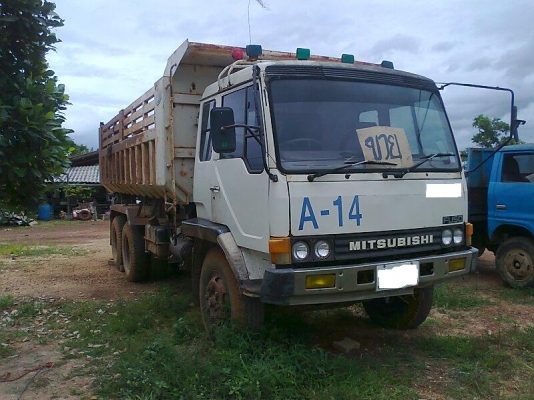 ขาย..รถสิบล้อ MITSUBISHI FN527M รถปี 36 รถบ้าน ๆ เครื่องดี คัสซีสวย เก๋งสวย ภายในสวย กระบะสวยไม่มีผุ มีทะเบียนครบ.