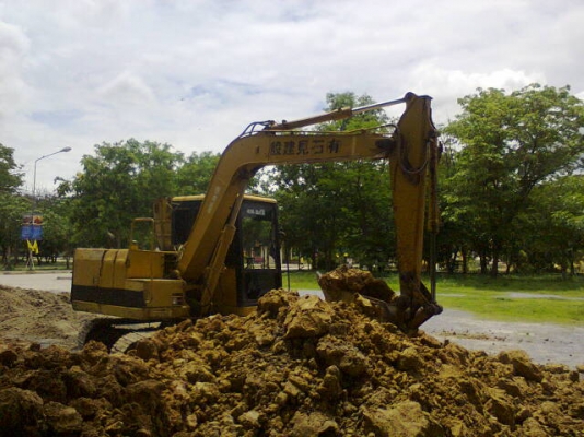 KOBELCO SK07 ยูตานิ ตัวเดินใหญ่ ปั้มK3V รถทำงานอยู่