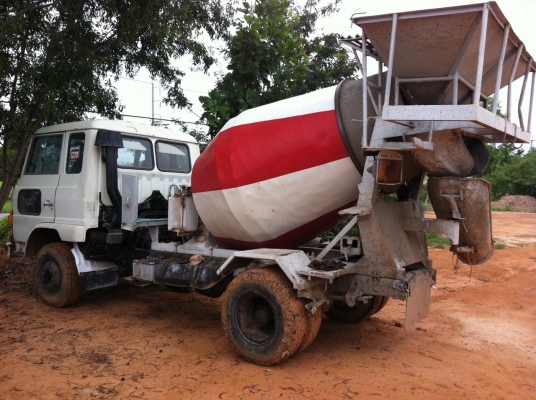 ขายด่วน รถโม่ปูน 6 ล้อ  เครื่อง HO7C เครื่องดี คัซซีสวย พร้อมใช้งาน