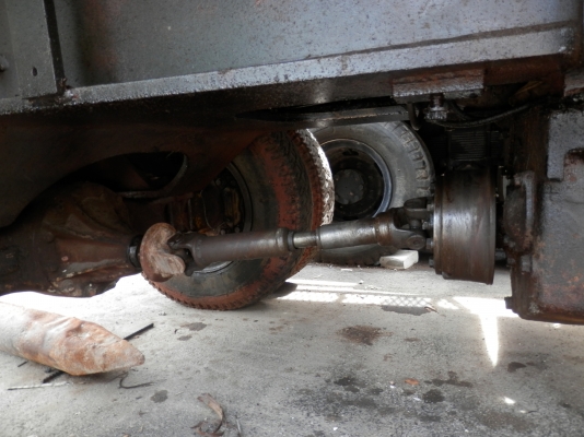 แบคโฮล้อยาง KOMATSU PW100-3-2เพลา มีแอร์ ลายหัวเจาะ อินวอยซ์