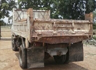MITSUBISHI FUSO 165 HP 6BD1 หกล้อดั๊มพ์ ช่วงล่างใหญ่ยาง 9.00 ขอบ 20 สภาพดี เฟืองท้ายใหญ่ของ FUSO เครื่องแน่นแรงดีลงเล่มครบถูกต้อง ภายในเก๋งคอนโซลอยู่ครบ พวงมาลัยเพาเวอร์ ระบบเบรคทริ๊ปฟี้ ช่วงล่างยางสภาพดี 70\% พร้อมบรรทุกพร้อมใช้งาน เอกสารเล่มทะเบียนครบ รา