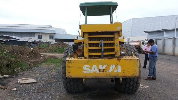 รถบดสั่นสะเทือน Sakai สภาพพร้อมใช้งาน