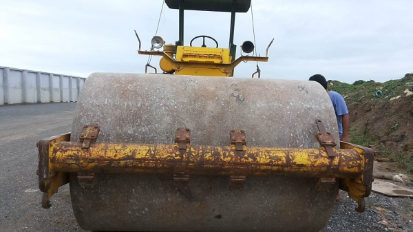 รถบดสั่นสะเทือน Sakai สภาพพร้อมใช้งาน