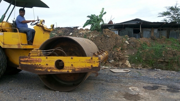 รถบดสั่นสะเทือน Sakai สภาพพร้อมใช้งาน