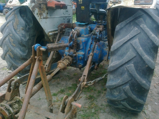 ขายรถไถ FORD6610 สภาพเดิมๆพร้อมอุปกรณ์ตัดหญ้า