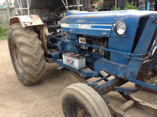 เด็ดสะระตี่!    ยี่ห้อ - รุ่น	ขายรถไถฟอร์ด 5000