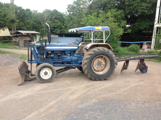 เด็ดสะระตี่!    ยี่ห้อ - รุ่น	ขายรถไถฟอร์ด 5000