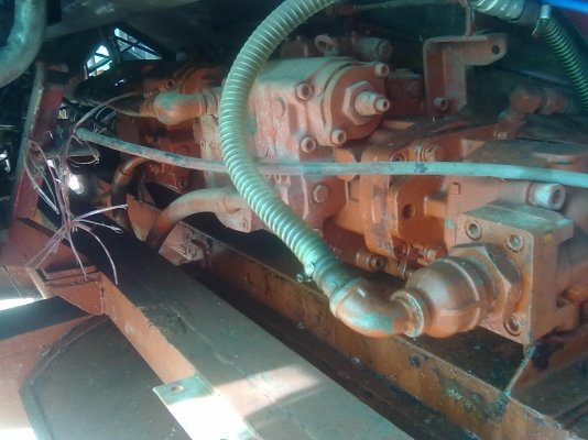 รถเกี่ยวข้าวไทยเจริญ+บางไทรอุ้ม2.5ตัน