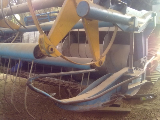 รถเกี่ยวข้าวไทยเจริญ+บางไทรอุ้ม2.5ตัน