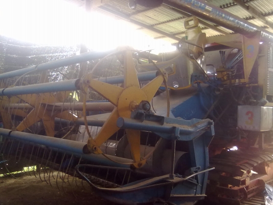 รถเกี่ยวข้าวไทยเจริญ+บางไทรอุ้ม2.5ตัน