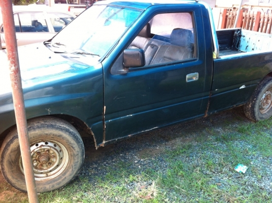 ISUZU TFR มังกรทอง SPARK EX 2.5 MT ปี 32 รถสภาพดีเดิมๆทั้งคันไม่มีชนหนัก เครื่องแห้งแรงดี ภายในเก๋งคอนโซลสวยครบพร้อม กระบะมีผุบ้างเล็กน้อย ช่วงล่างคัชซีสวยไม่มีปะไม่มีดามสภาพดีมากครับ เอกสารทะเบียนครบพร้อมโอน ราคาต่อรองได้ครับ