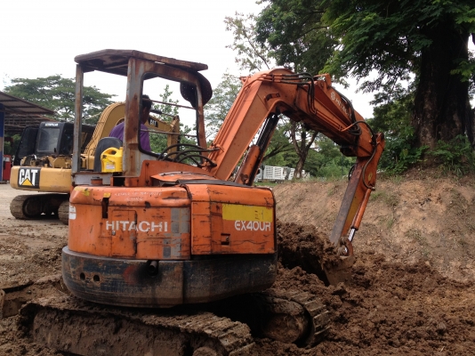 ขายรถแบคโฮ HITACHI. EX 40 ราคา 280,000 บาท