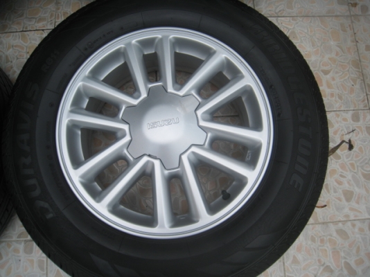 ขายล้อแม็ก All new Isuzu d-max 16"x6.5" et41 6รู139 + ยาง  ปี12 สนใจติดต่อ เล็กคลองสาม (081-3747940)