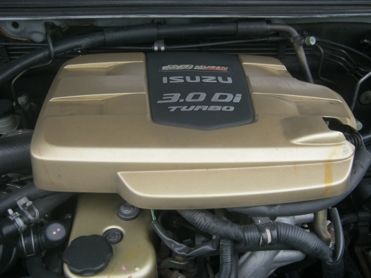 รถกระบะดีแม็กเครื่อง 3.0 เทอร์โบ DI