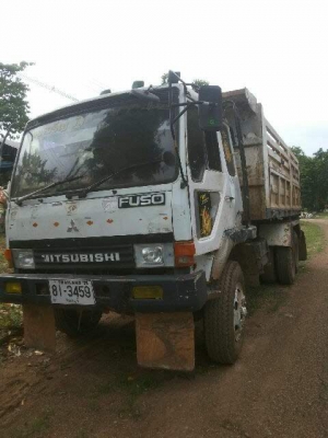 มิตซูบิชิ  10 ล้อ 2เพลาดั๊ม