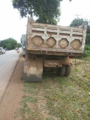 มิตซูบิชิ  10 ล้อ 2เพลาดั๊ม