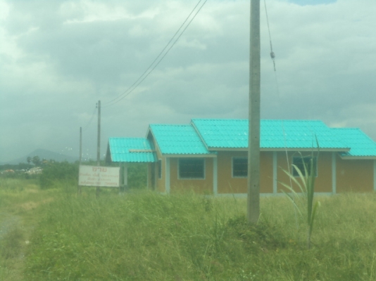 ขออนุญาตขาย บ้านเดี่ยวพร้อมที่ดิน รวม 100 ตารางวา และที่ดินแยกขาย  ....contact 089-8450560