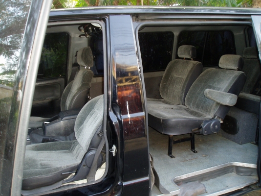 ขายรถตู้เล็กไลเอทเหลี่ยมเครื่อง1800หัวฉีดติดแก๊ส เกียร์ออโต้