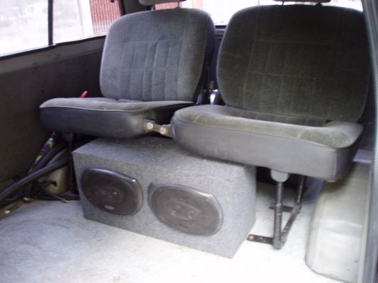 ขายรถตู้เล็กไลเอทเหลี่ยมเครื่อง1800หัวฉีดติดแก๊ส เกียร์ออโต้