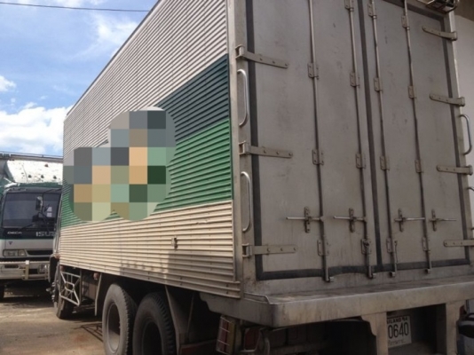 รถอิซูซุ 10 ล้อ ตู้เย็น 195 แรงม้า ปี 44 ( มีขาย 2 คัน ) สนใจติดต่อ 081 - 6079515 รถอิซูซุ 10 ล้อ ตู้เย็น 195 แรงม้า ปี 44 ( มีขาย 2 คัน ) สนใจติดต่อ 081 - 6079515