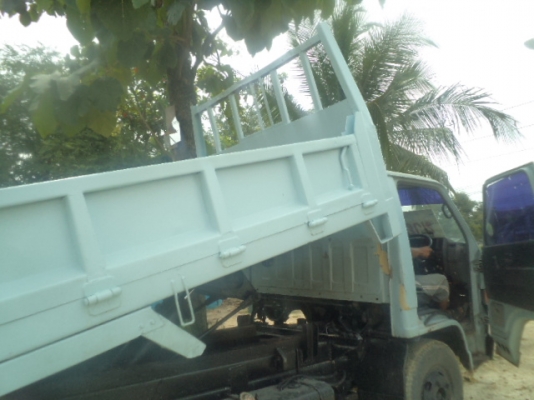 ขายหกล้อดั้มเล็ก ISUZU 85 แรงม้า เครื่องแน่นมีทะเบียนพร้อมโอนเลยครับ ราคาต่อรองได้คับ