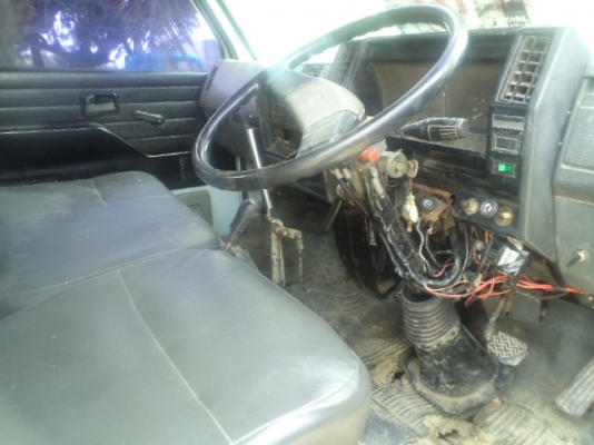 ขายหกล้อดั้มเล็ก ISUZU 85 แรงม้า เครื่องแน่นมีทะเบียนพร้อมโอนเลยครับ ราคาต่อรองได้คับ