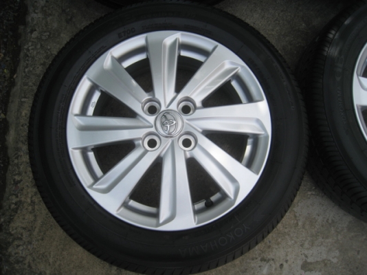 ขายล้อแม็ก Toyota vios ป้ายแดง 15"x5.5" et45 4รู100 + ยาง ปี 1413  สนใจติดต่อ เล็กคลองสาม (081-3747940)