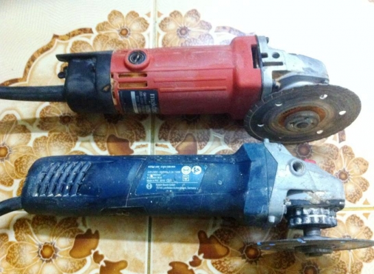 เครื่องเจียรไฟฟ้า2เครื่อง BOSCH และ Maktec สภาพดี พร้อมใช้งาน