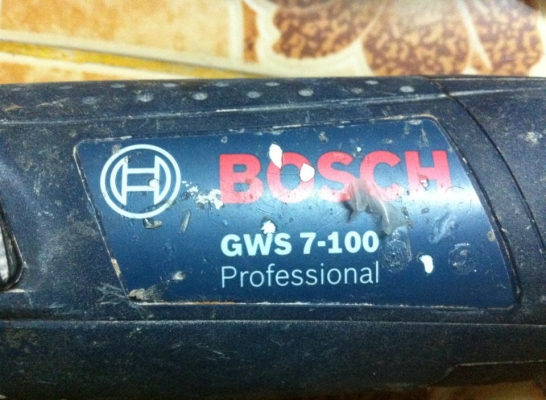 เครื่องเจียรไฟฟ้า2เครื่อง BOSCH และ Maktec สภาพดี พร้อมใช้งาน