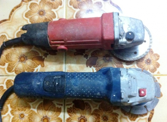 เครื่องเจียรไฟฟ้า2เครื่อง BOSCH และ Maktec สภาพดี พร้อมใช้งาน