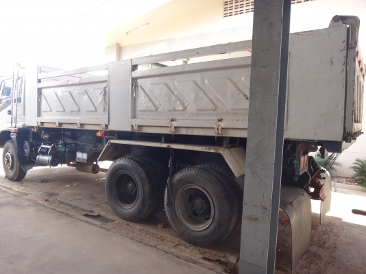 ขายด่วน  รถสิบล้อสองเพลาดัมพ์   ISUZU  DEGA  270   กระบะสามมิตร  พร้อมใช้งาน