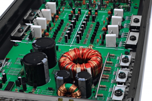 power amp DTS  Made in USA  150W X 4 ch  Max Class D