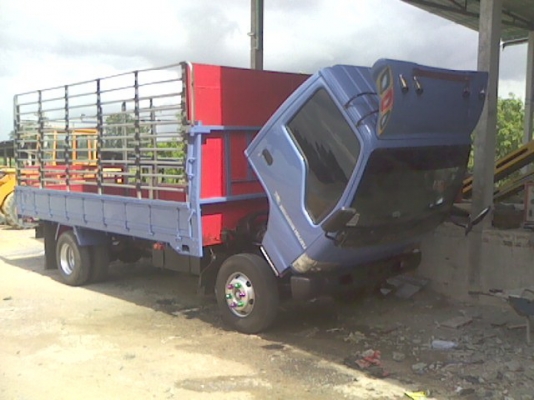 ขายรถ 6 ล้อ อีซูซุ 130 เเรง  ปี 2548