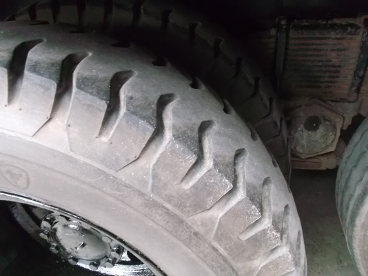 ขายด่วนรถสิบล้อDEGA1เพลาเครือง195แรงม้าปี40