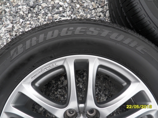 ขายแม็กTOYOTA FORTUNER TRDพร้อมยาง  265/60R18 ยางสัปดาห์ที่49 ปี10 จำนวน 1 ชุดพร้อมน๊อตแท้ 24 ตัว